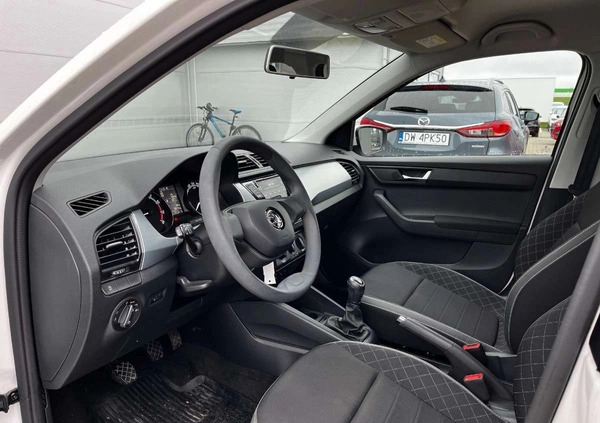 Skoda Fabia cena 51900 przebieg: 70550, rok produkcji 2021 z Ożarów małe 352